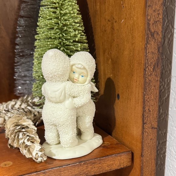 Snowbunny Charming Cream Holiday Figurine - Picture 2 of 3